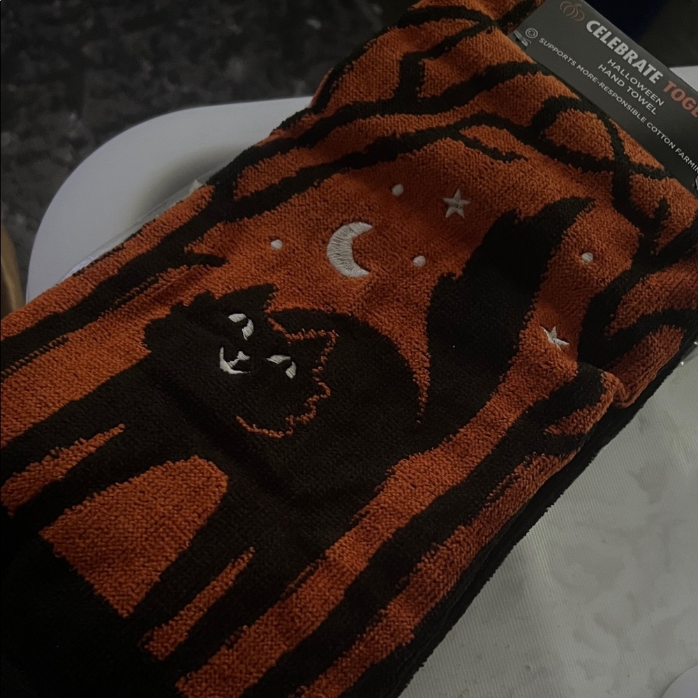 NWT 2 Celebrate Together Halloween Hand Towels